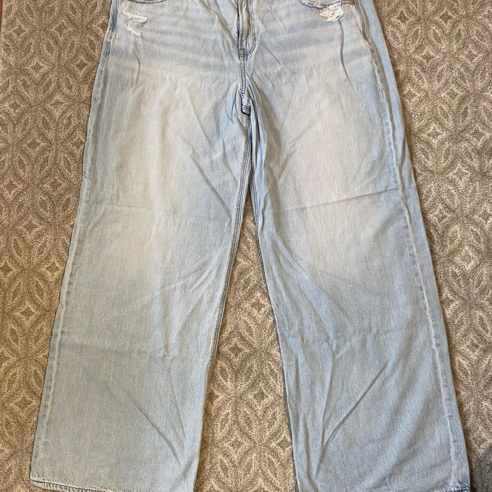 American Eagle Outfitters Light Blue Denim Jeans